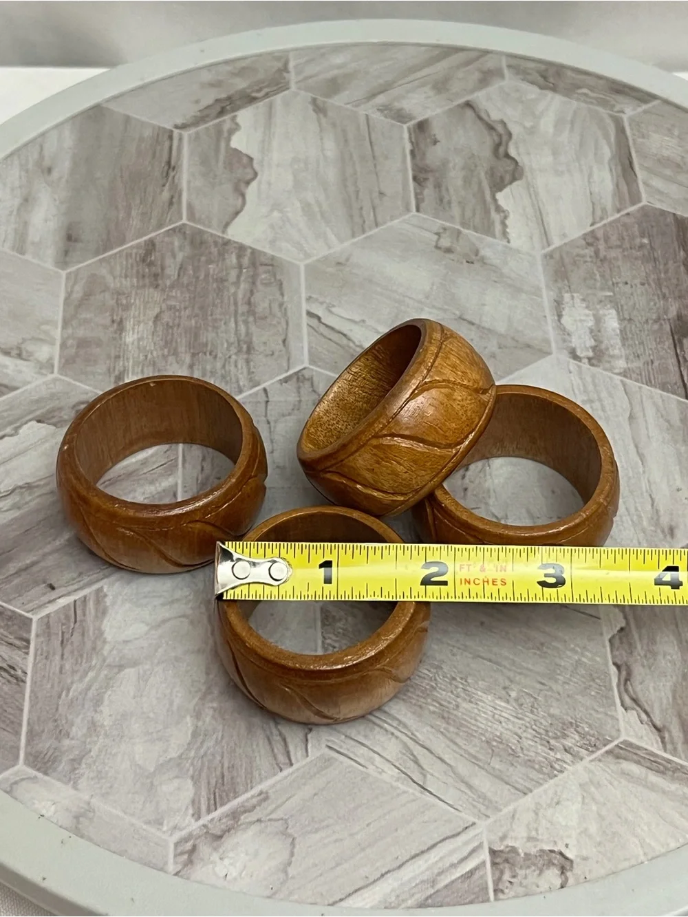 Set of 4 Hand Carved Wooden Napkin Rings Brown Leaf Design Rustic Table Decor